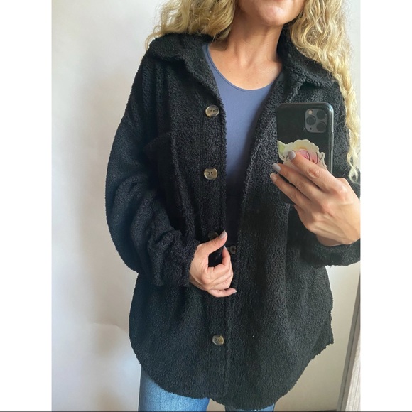 KEATON • BUTTON DOWN SHERPA SHACKET BLACK - Picture 9 of 10